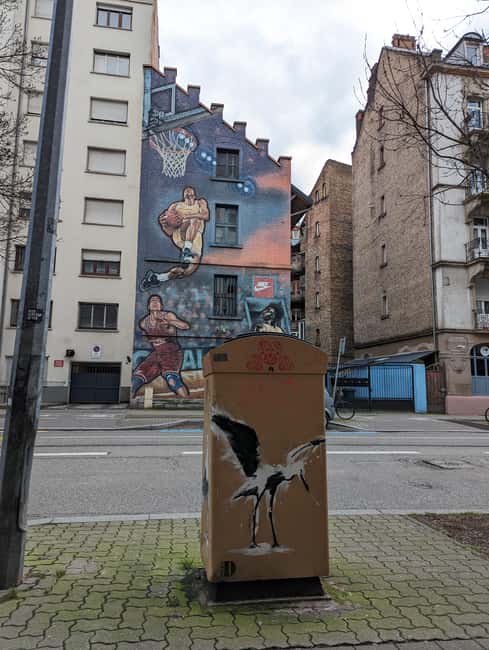 Strasbourg : Street-Art Tour - How much does the $35 price offer?