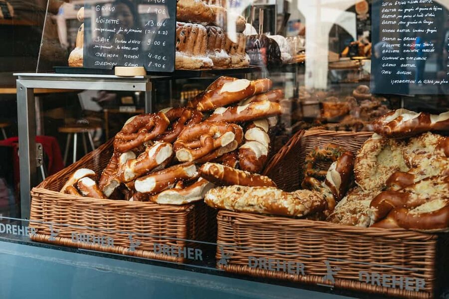 Strasbourg: Traditional Food Walking Tour with Tastings - Wine, beer, and the Alsatian table