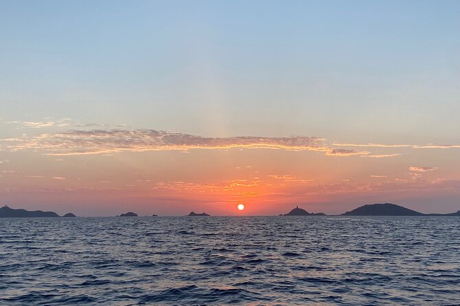 Sunset boat cruise with Aperitif at the Sanguinary Islands - Swimming in the Gulf at sunset