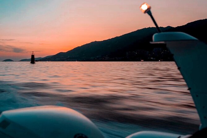 Sunset boat cruise with Aperitif at the Sanguinary Islands - Walking the island near the lighthouse