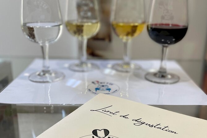 Tasting of 6 Bordeaux wines and pairing charcuterie & cheese - The tasting sequence: from mystery pour to Bordeaux sweet wine