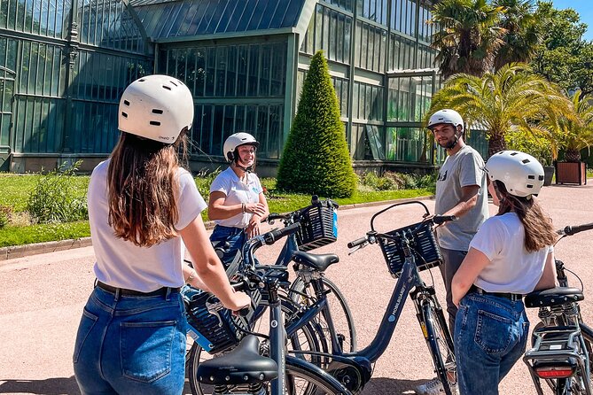 The Grand Bike Tour of Lyon - 3h - Crossing to Bellecour and riding the Rhône