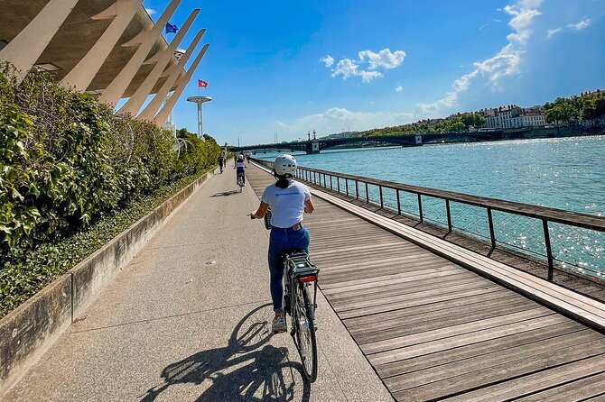 The Grand Bike Tour of Lyon - 3h - Guides, commentary, and the pace of the ride