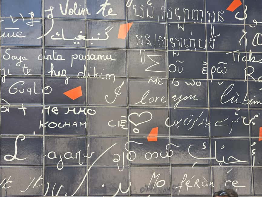 The historic district of Montmartre - The five-minute bakery stop