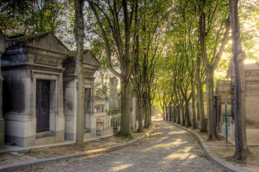 The Père Lachaise Cemetery: Guided 2-Hour Small-Group Tour - Why Père Lachaise works best with a guide