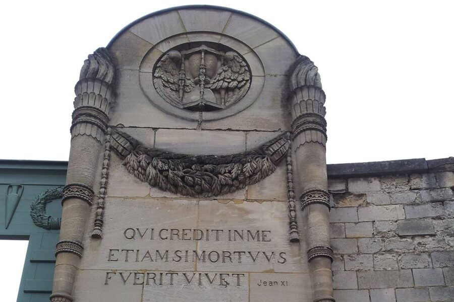 The Père Lachaise Cemetery: Guided 2-Hour Small-Group Tour - Is $28 good value for two hours?