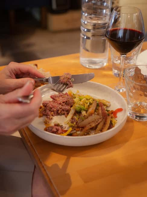 The Ultimate Bordeaux Food Tour: Full Meal & Fine Wines - Timing, walking, and group size