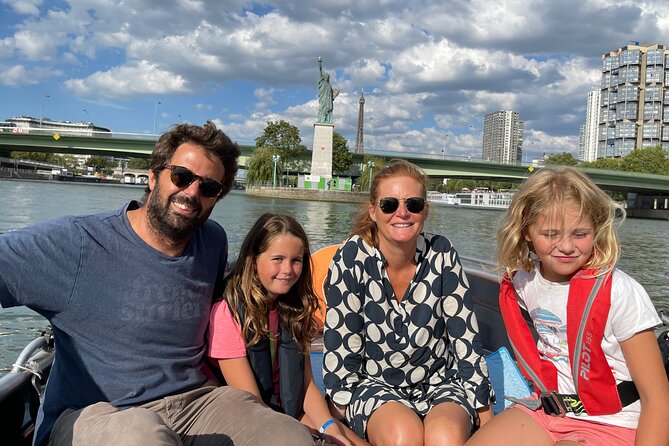 Top Private Cruises in Paris with French Champagne and surprises - Choosing the best time and handling Paris weather