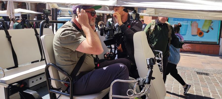 Toulouse: Electric Tuk-Tuk Tour with Photo Stops and Audio - Photo stops and the one-hour time limit