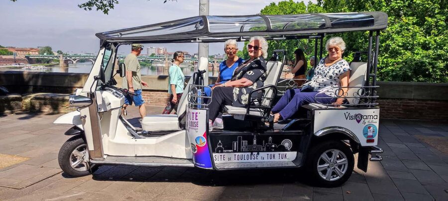 Toulouse: Electric Tuk-Tuk Tour with Photo Stops and Audio - Starting at the Capitole and Toulouse Tourist Office