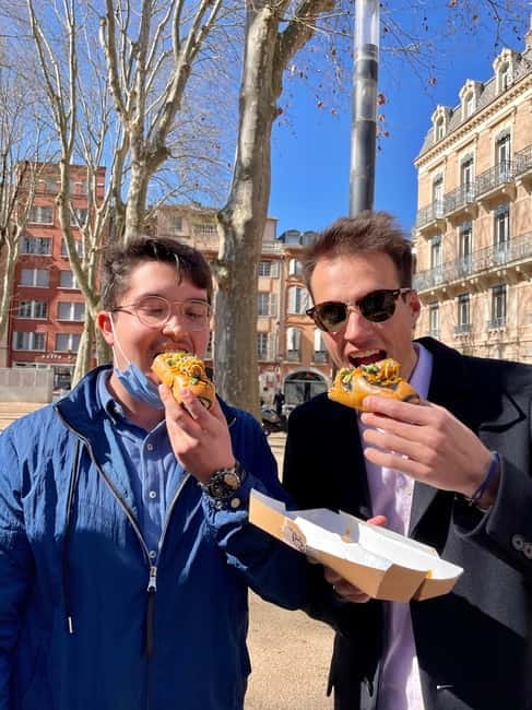 Toulouse: Guided Food Tour with Tastings - What the small group changes