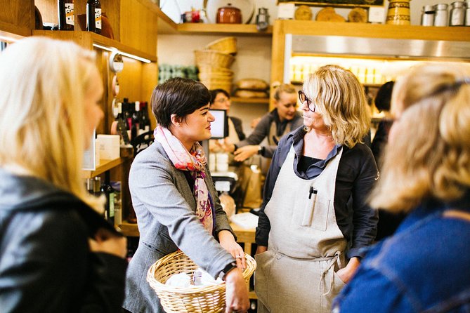 Toulouse Victor Hugo Market Small Group Tasting Tour - How much food should you expect?