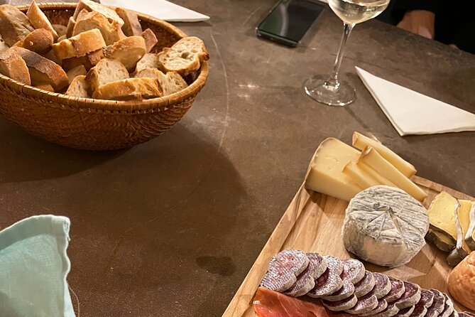 Traditional Gourmet Food & Wine Tour in Bordeaux - Walking past the former Archbishop’s Palace