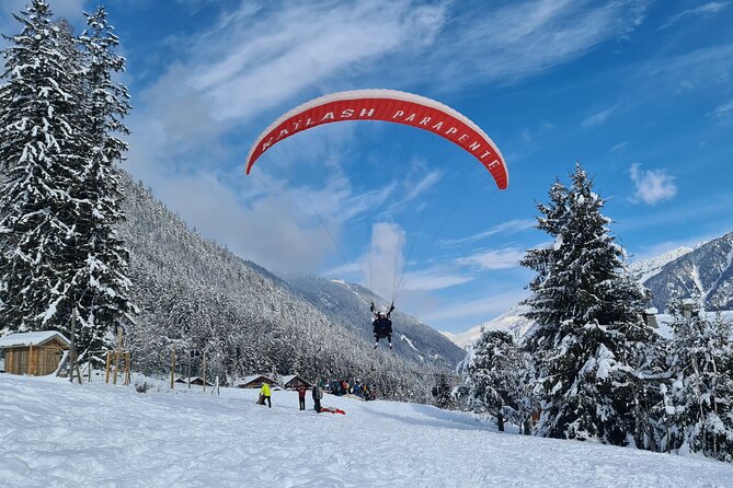 Two-seater paragliding flight in Chamonix - Who will enjoy this most?