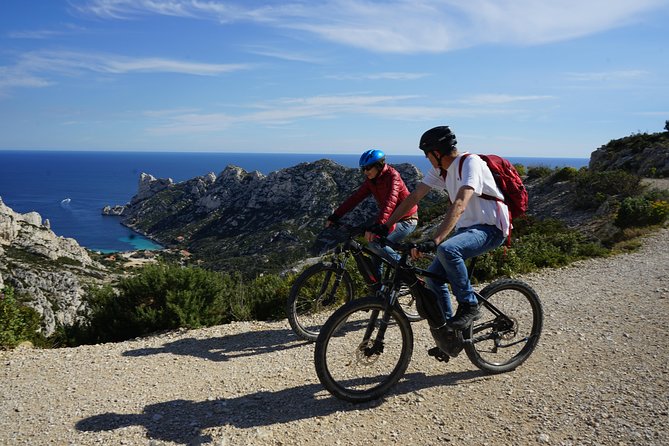 Ultimate Calanques Panoramic e-bike Ride – 3h (Small Group) - Group size and guide style