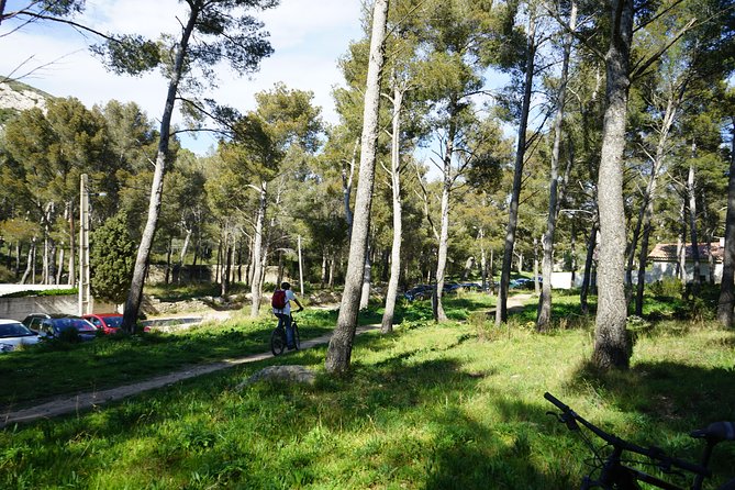 Ultimate Calanques Panoramic e-bike Ride – 3h (Small Group) - Callelongue and Cap Croisette