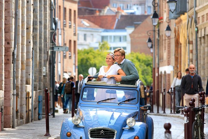 Unique Tour of Lille by Convertible 2CV - 1h00 - Flemish façades and the old streets