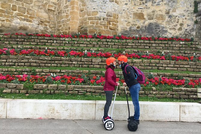 Unusual and ecological ride on a Segway and electric bike in Bayonne - A sunny pause at the Arenes de Bayonne