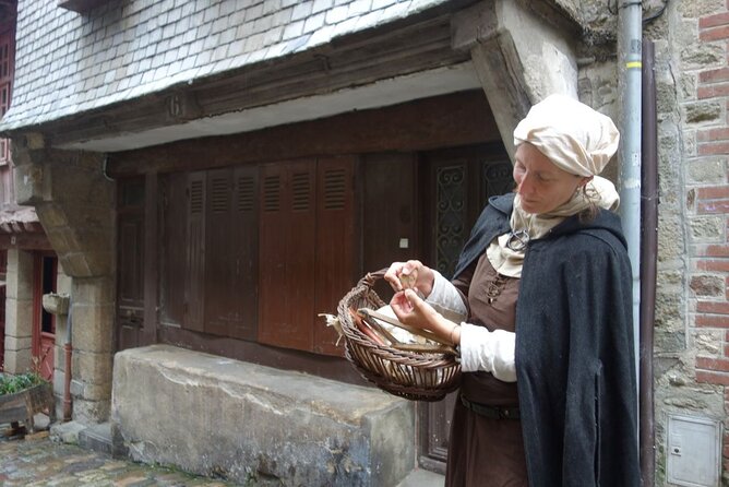 Unusual guided tour of Dinan immersed in the Middle Ages - How the 90-minute format works