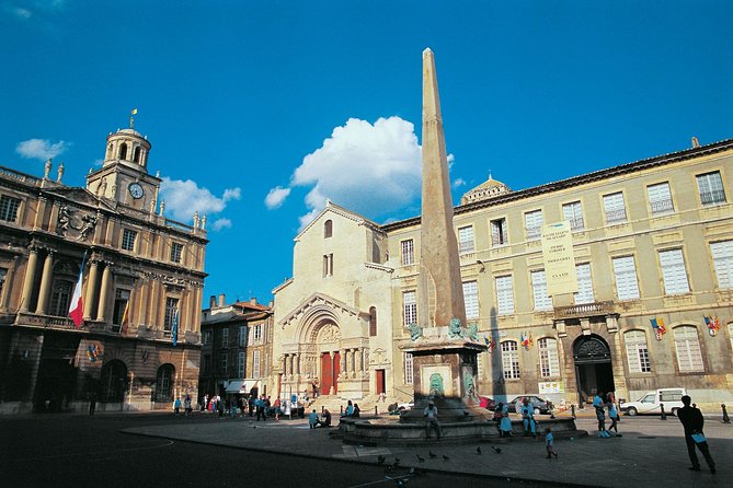 Van Gogh & Carrières de Lumières Half-Day Tour from Avignon - Timing, food, and practical planning