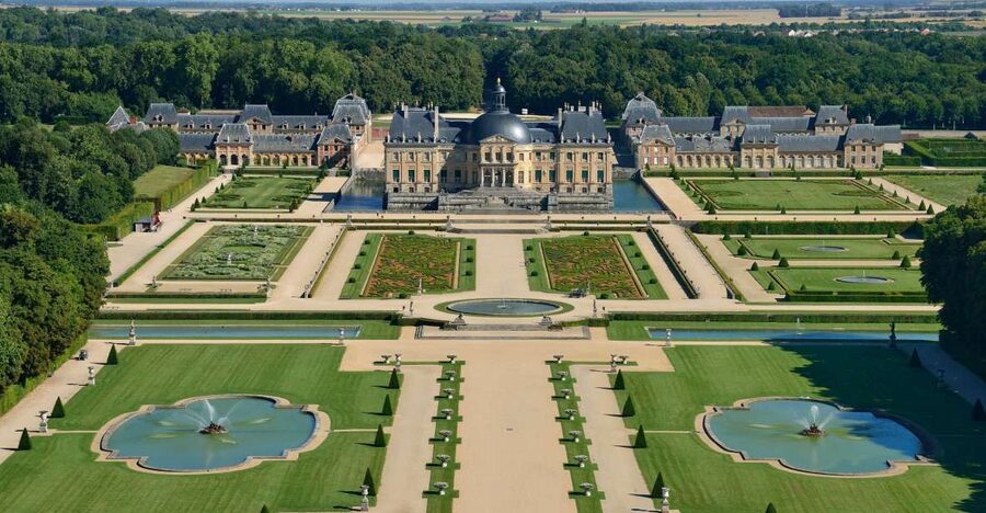 Vaux le Vicomte Chateau Entry Ticket and Chateaubus Transfer - Getting from Paris to Melun