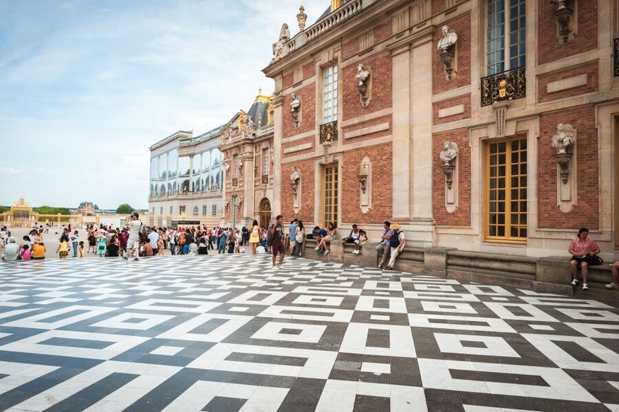 Versailles Bike Tour with Palace & Queen Farm Entrance - Why a bicycle makes Versailles manageable