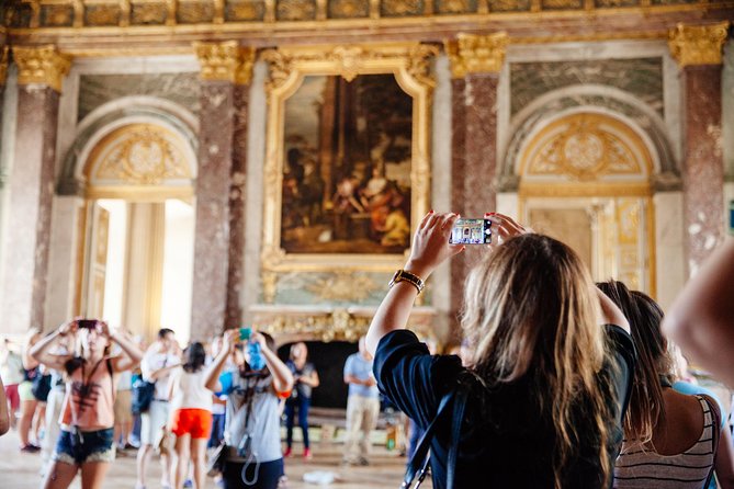 Versailles Château and Gardens Walking Tour from Paris by Train - The Hall of Mirrors and its famous setting