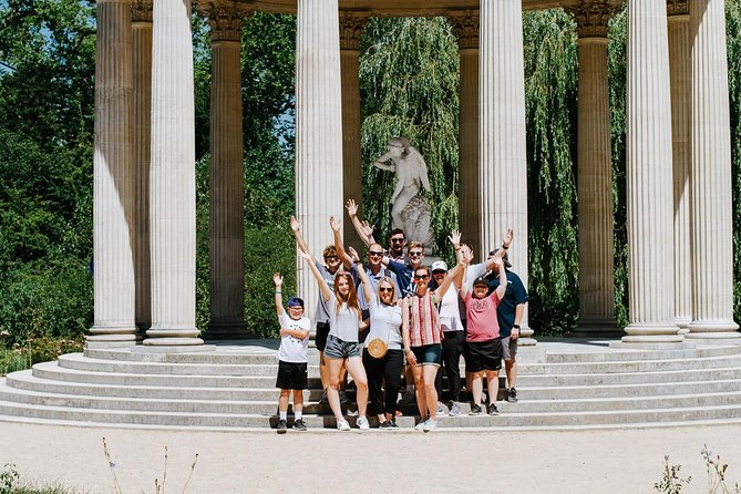 Versailles Domain Bike Tour with Palace Entry by Train from Paris - The Versailles market and the picnic lunch