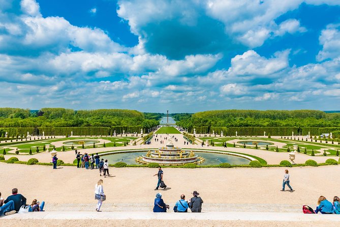 Versailles Palace and Gardens Half Day Guided Tour from Paris - The Hall of Mirrors in 15 focused minutes