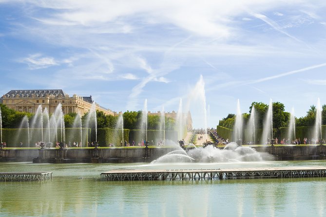 Versailles Palace and Gardens Half Day Guided Tour from Paris - Fountain shows and summer dates