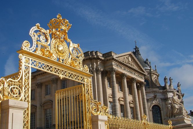 Versailles Palace and Gardens Half Day Guided Tour from Paris - The coach ride from Paris to the palace