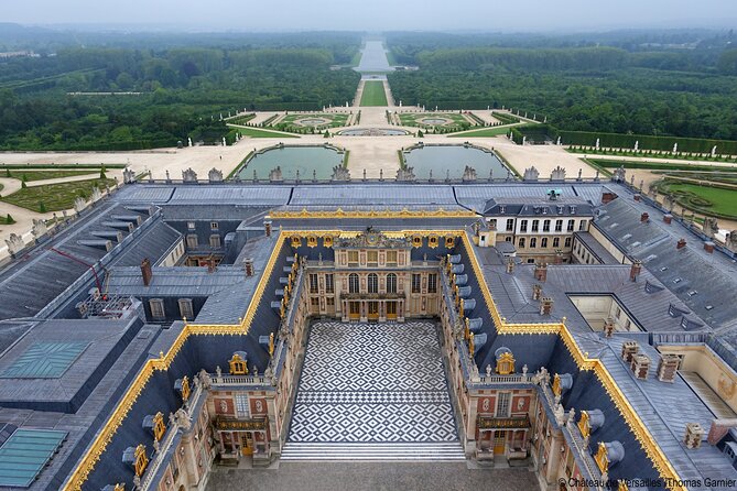 Versailles Palace & Gardens Guided Tour - What the seasonal shows add