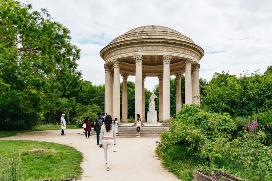 Versailles: Palace, Gardens & Marie Antoinette’s Estate Tour - How much walking should you expect?