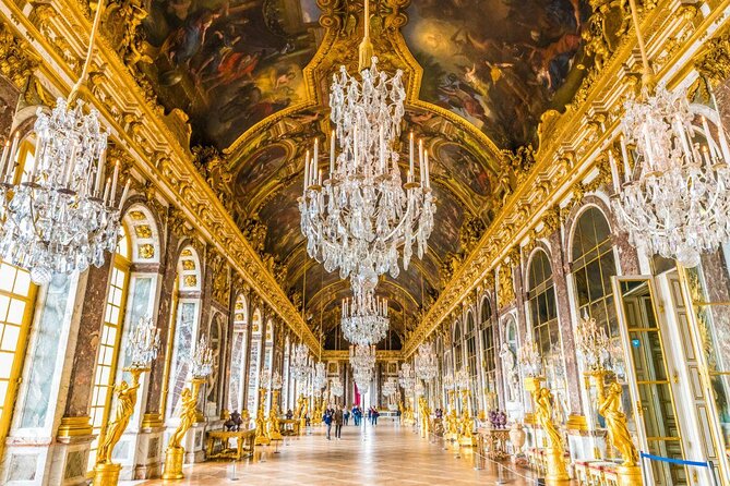 Versailles Palace Guided Tour with Gardens Access - Why Versailles works better with a guide