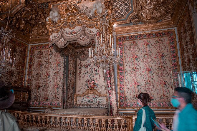 Versailles Palace Guided Tour with Reserved Entry - Group size, pace, and the human side of the tour