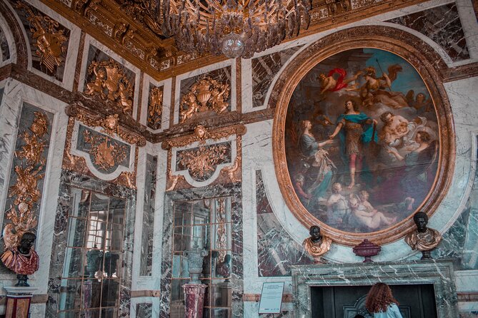 Versailles Palace Guided Tour with Reserved Entry - Handling the crowds and the weather