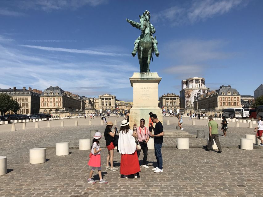 Versailles: Palace Guided Tour with Skip-the-Line Ticket - What the 90-minute palace visit covers