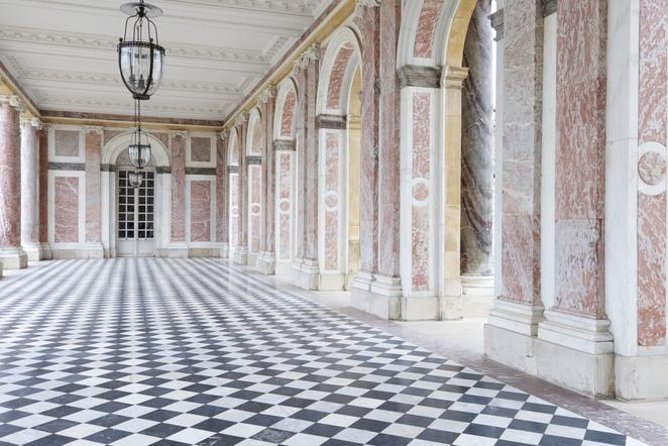Versailles Palace & Marie-Antoinette's Estate Guided Tour - The gardens, fountains, and Grand Canal