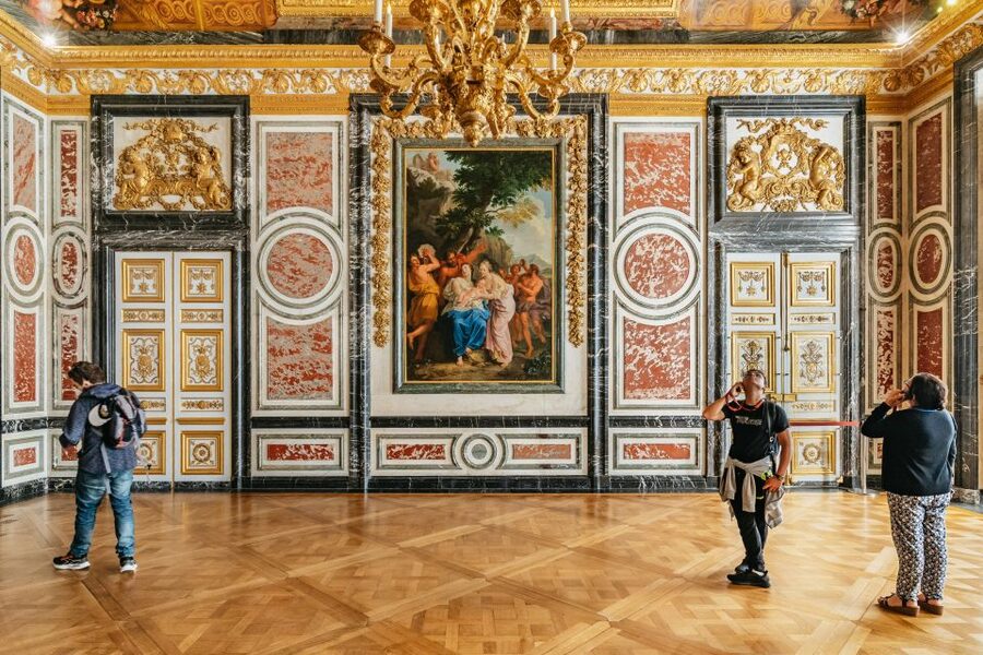 Versailles: Palace of Versailles Skip-the-Line Guided Tour - Who should book this Versailles tour?