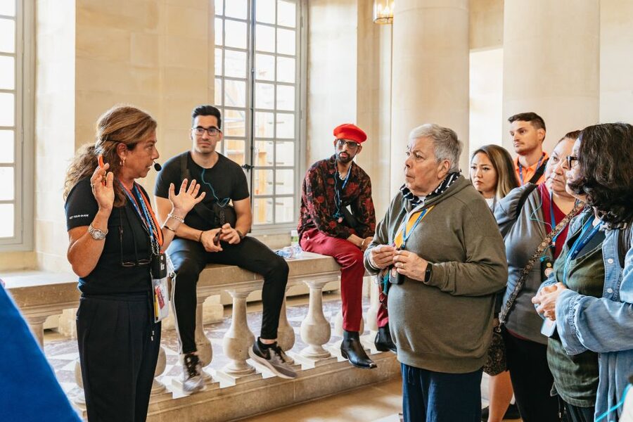 Versailles: Palace of Versailles Skip-the-Line Guided Tour - Meeting your guide and entering the palace