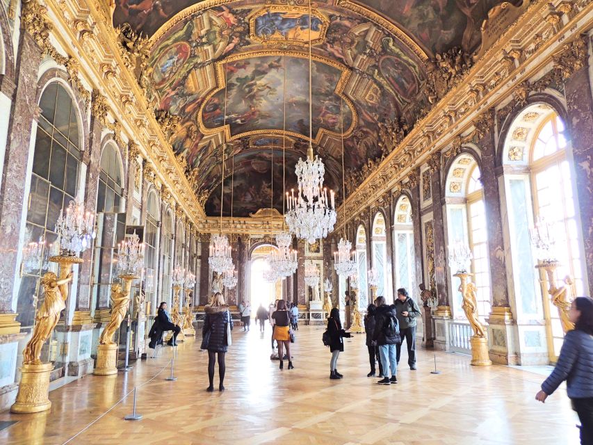 Versailles: Skip-the-Line Guided Palace Tour and Full Access - Staying after the guide finishes