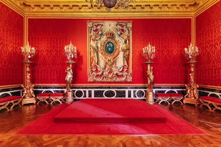 Versailles: Skip-the-Line Tour of Palace with Gardens Access - Adding Marie Antoinette’s estate and Trianon