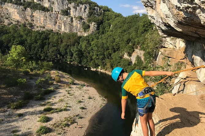 Via corda in Ardèche + big abseil - A cliff route above the Chassezac River