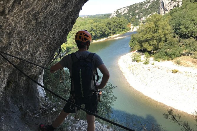Via corda in Ardèche + big abseil - How the guides shape the experience