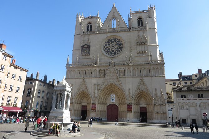 Vieux Lyon Cultural & Historical Walking Guided Tour (English) - Hôtel Dieu is a smart place to end
