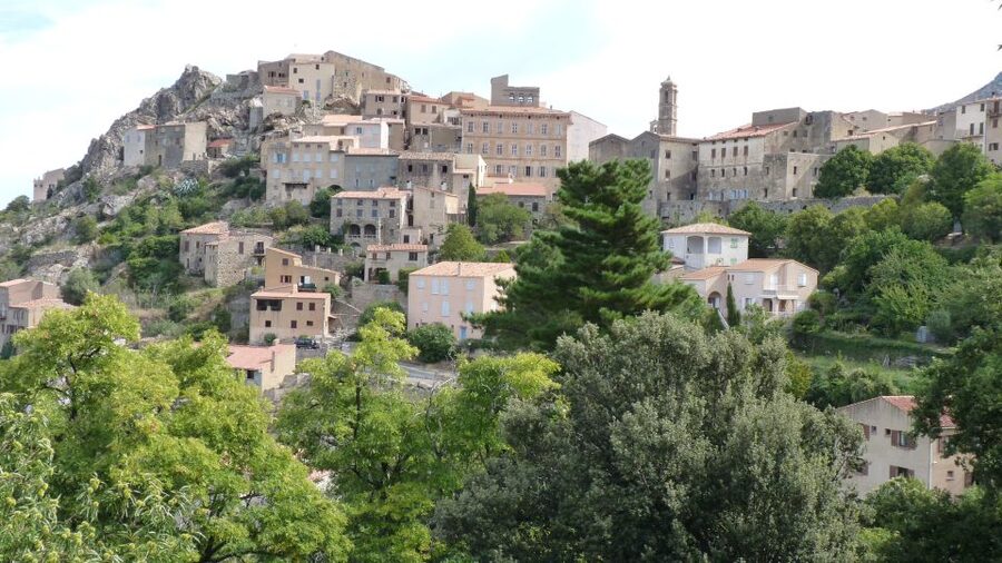 Vieux Villages L'authenticité Corse - Lunch in a timeless village setting