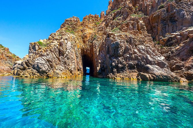 Visit Scandola, the creeks of Piana by boat - Girolata, a village reached by sea or on foot