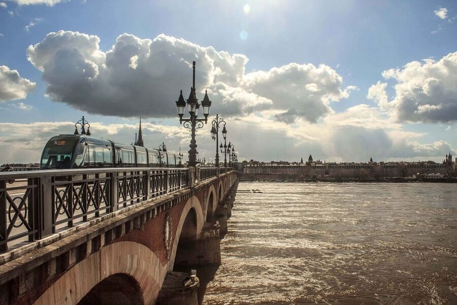 Welcome to Bordeaux: Private Walking Tour with a Local - A first look at Bordeaux with a local